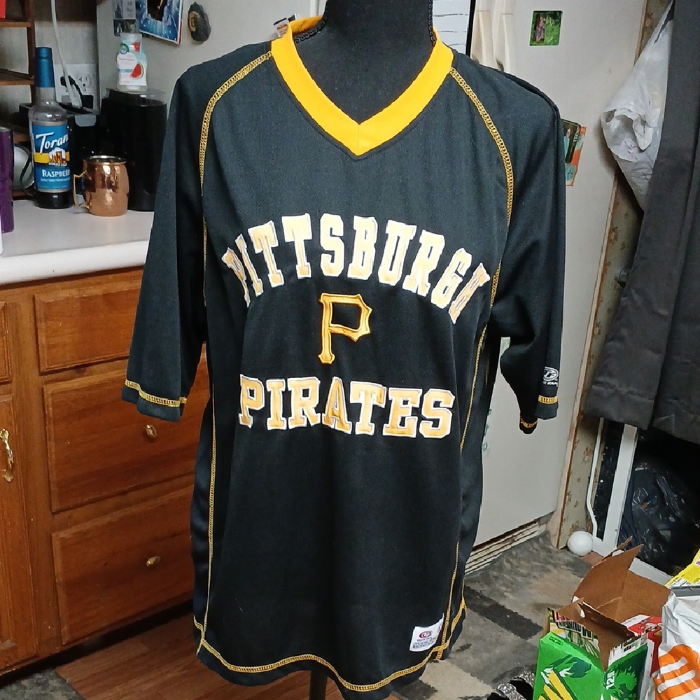 Pittsburgh Pirates Black and Yellow Jersey Size Medium